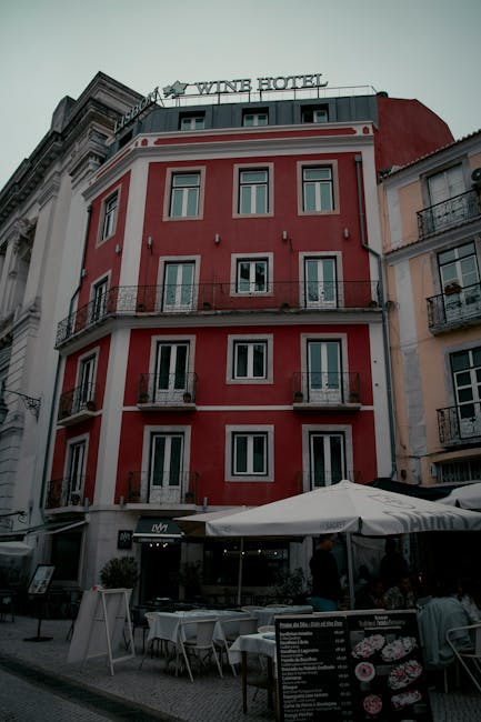 The Cheapest, Nicest Hotels in Lisbon for Luxury on a Budget - cheapest-nicest-hotels-lisbon guide
